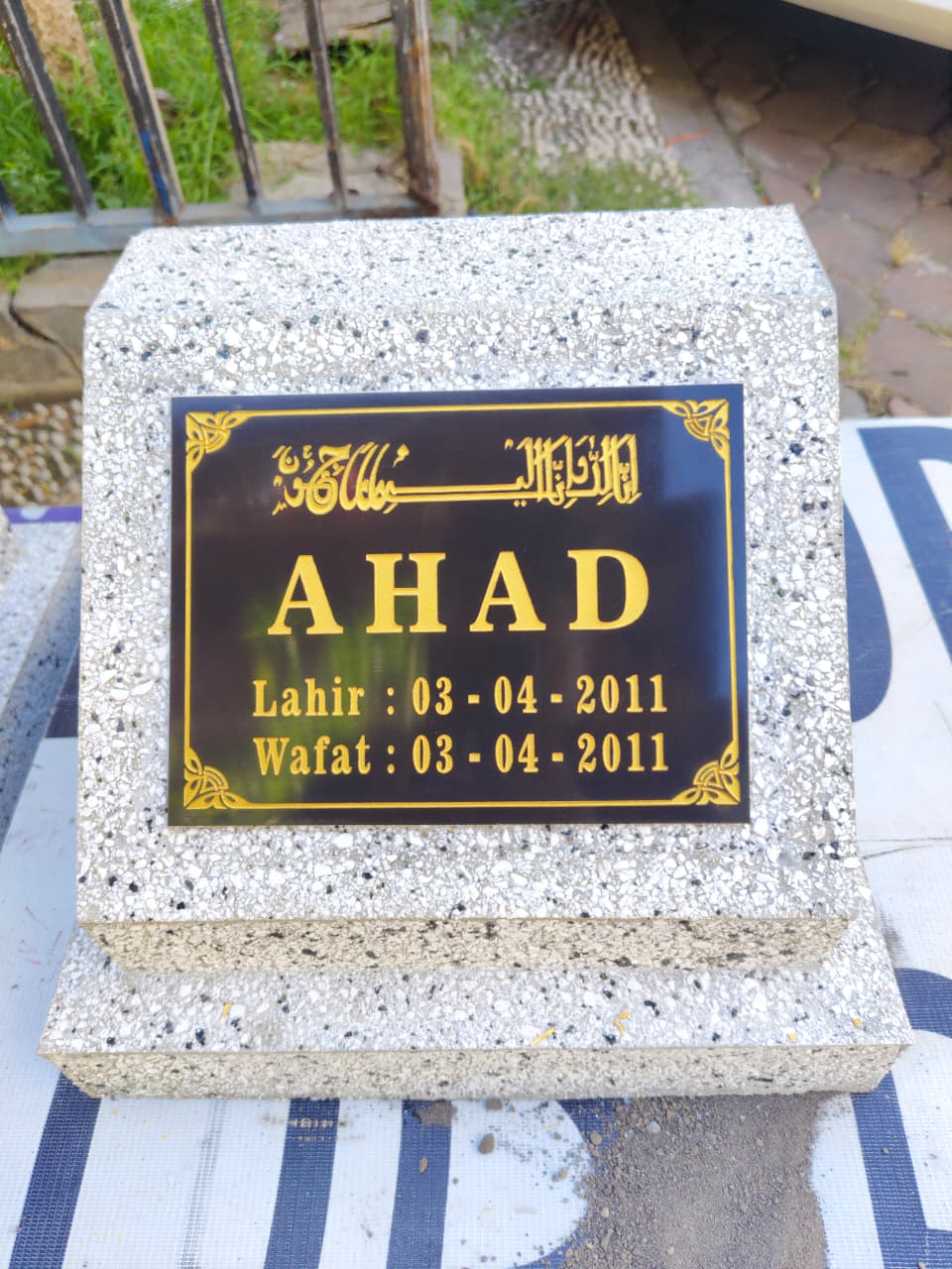 Gal-8 Batu Nisan Cor Beling / Traso Putih