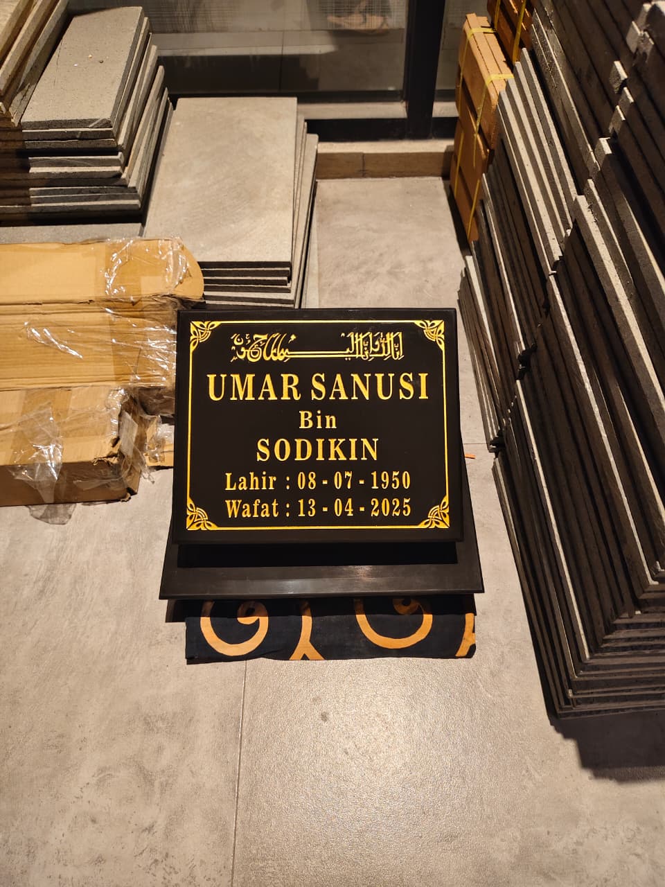 Gal-10 Batu Nisan Ful Granit Tile